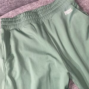 VS PINK Activewear Jogger Pants w Pockets in Perfect green